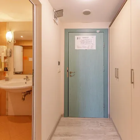 Budget Beachfront Golden Sands * Varna
