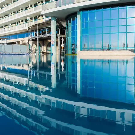 Apartment Budget Beachfront Golden Sands *