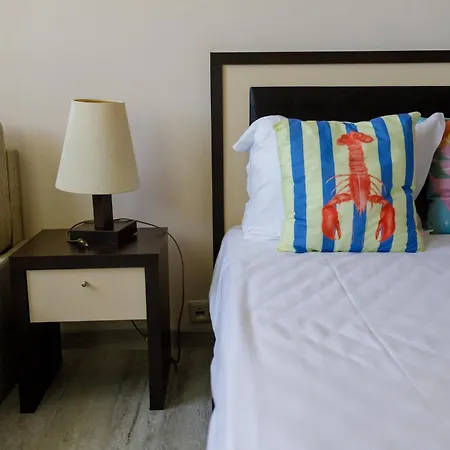 Budget Beachfront Golden Sands Apartment Varna